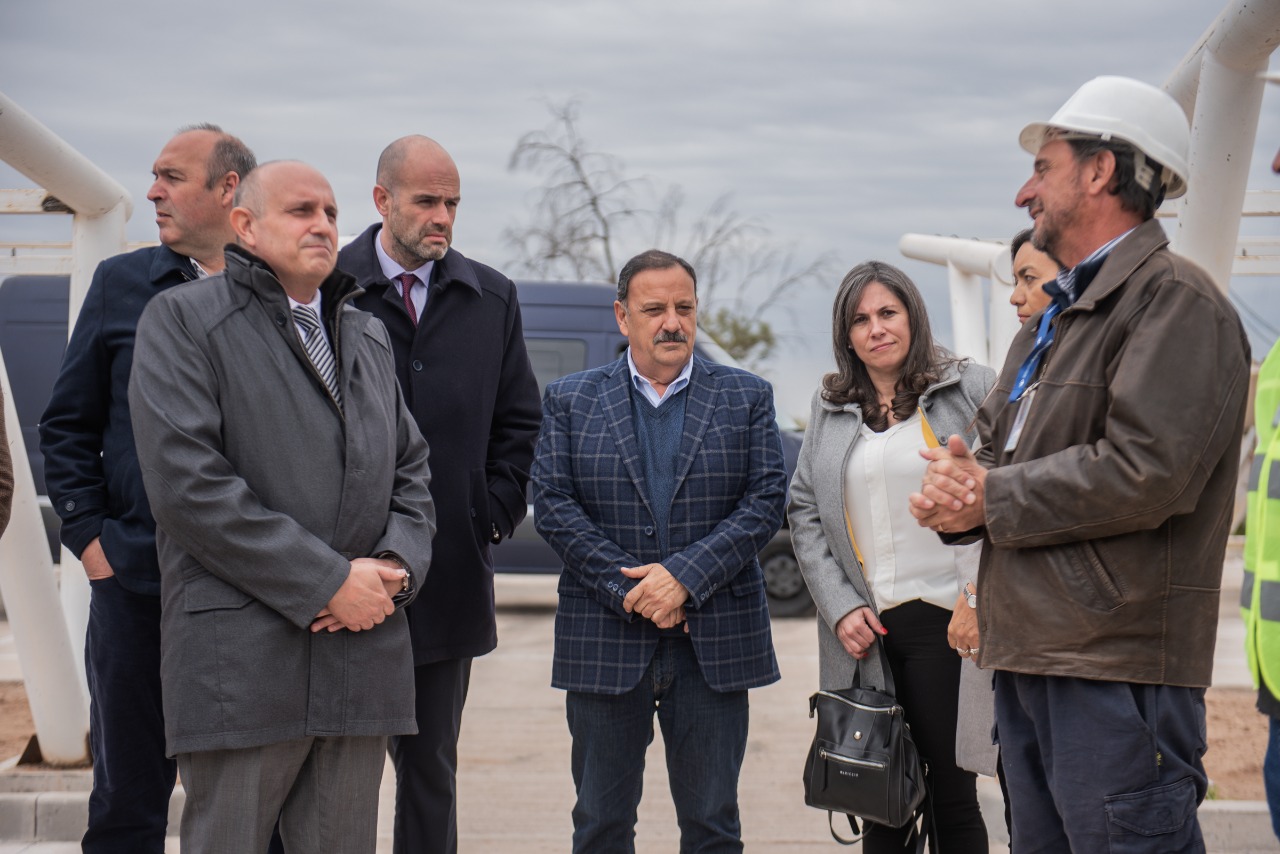 Quintela y el ministro Guerrera recorrieron obras de remodelación del aeropuerto  - foto  1