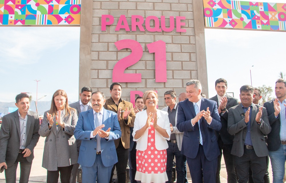 El gobernador Ricardo Quintela encabezó actos por el 67° aniversario de la ciudad de Chamical - foto  1