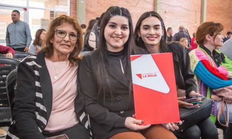 El gobernador Ricardo Quintela resaltó la importancia de garantizar el derecho a una educación de calidad