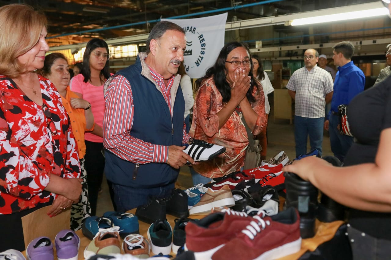 El gobernador Ricardo Quintela a cooperativas: “El Estado invierte en ustedes para que puedan salir rápidamente adelante" - foto  1