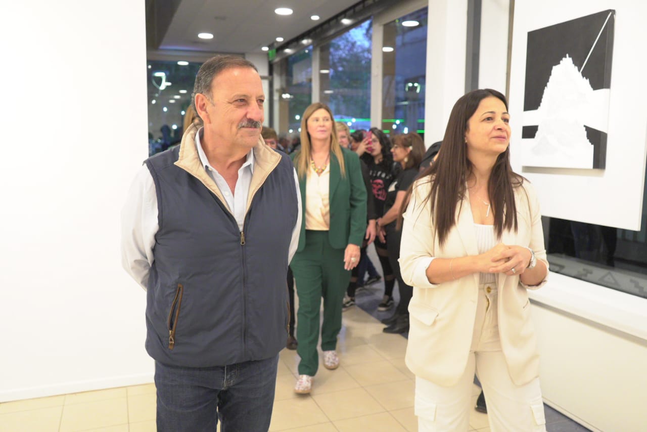 El gobernador Ricardo Quintela visitó el nuevo edificio de la Secretaría de Culturas en el marco de la última parada del programa Fronteras Abiertas - foto  1