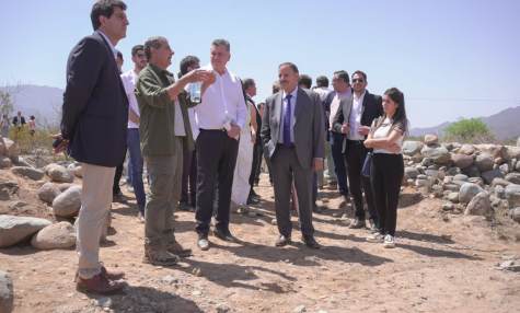 El gobernador Ricardo Quintela visitó el avance de la obra Tamberías del Inca