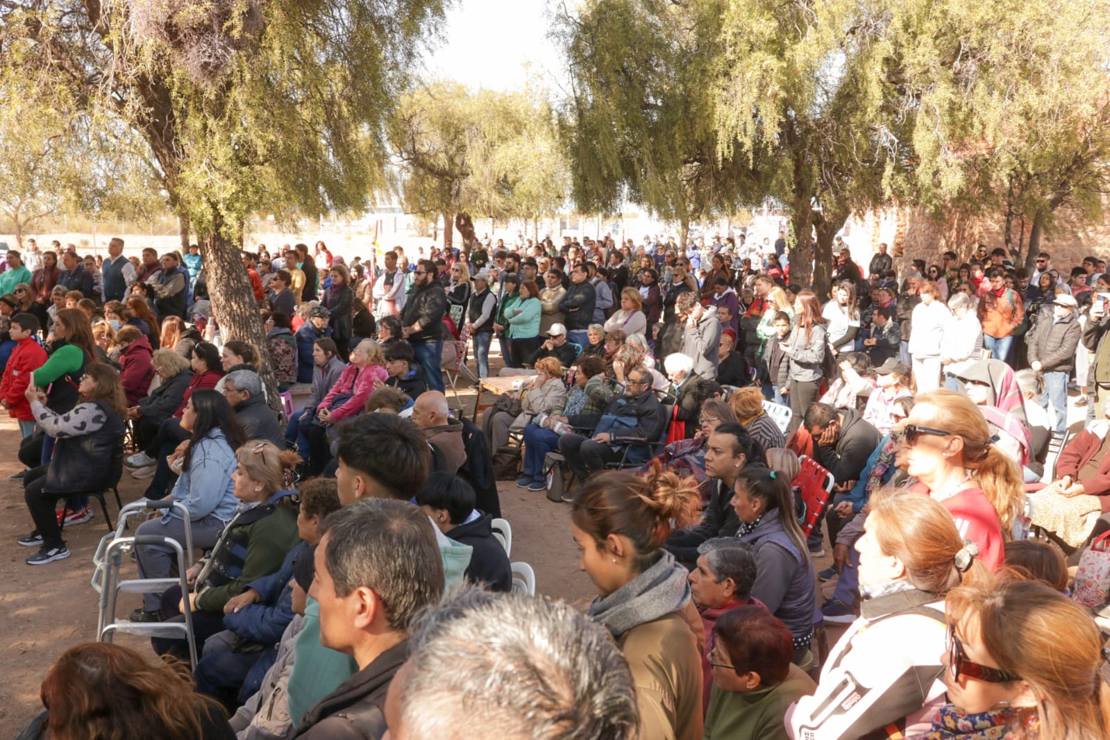 El gobernador acompañó a la comunidad riojana que recordó al Obispo y mártir Monseñor Angeleli - foto  2