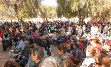 El gobernador acompañó a la comunidad riojana que recordó al Obispo y mártir Monseñor Angeleli